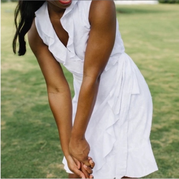 Draper James Reba Wrap Dress in Seersucker Magnolia White - Size 10 - Picture 2 of 6